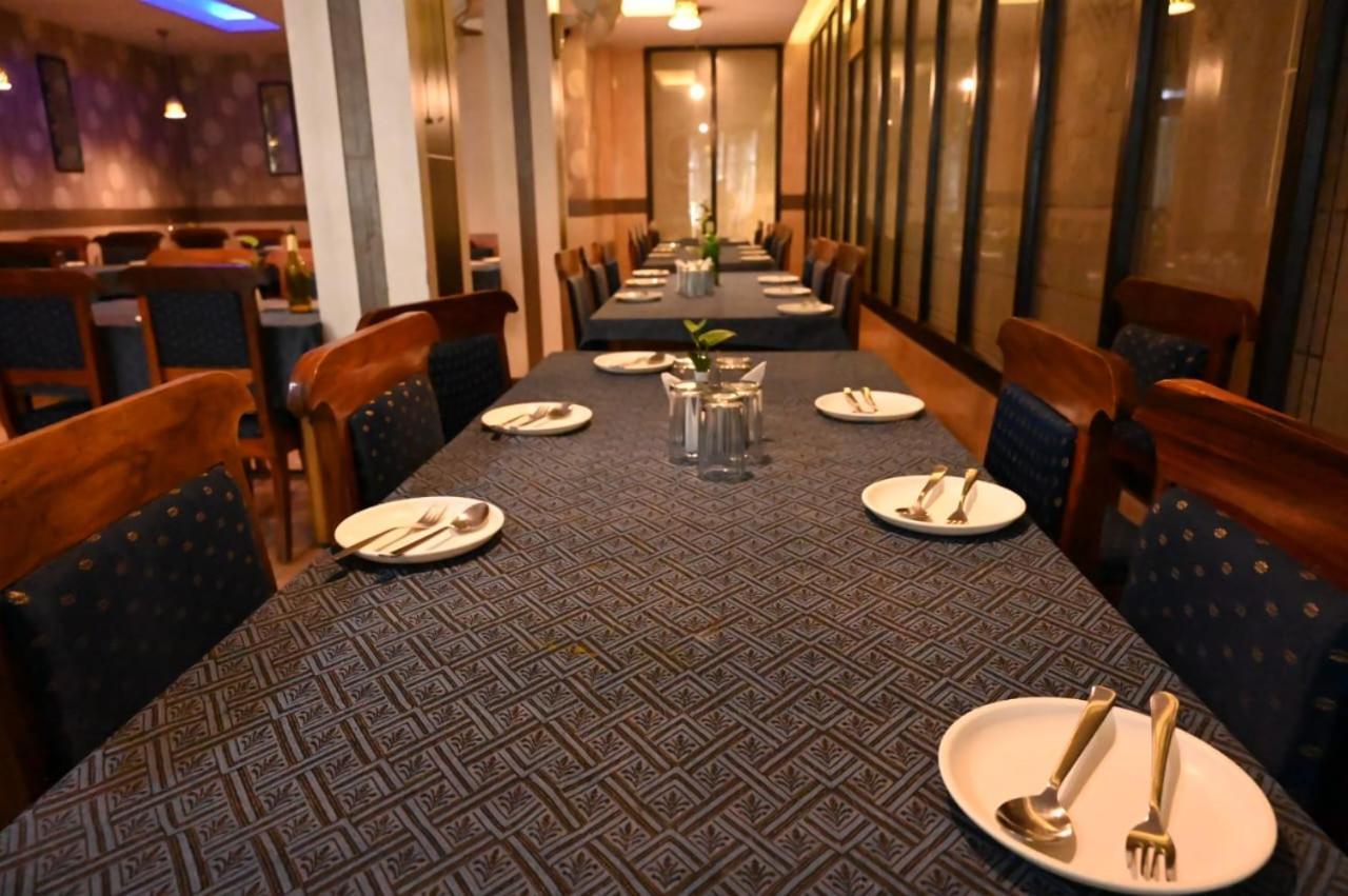 Blue Sea Hotel Порт-Блэр Экстерьер фото